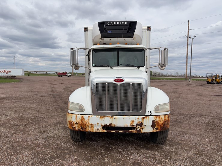 2011-peterbilt-330-reefer-truck-image-2
