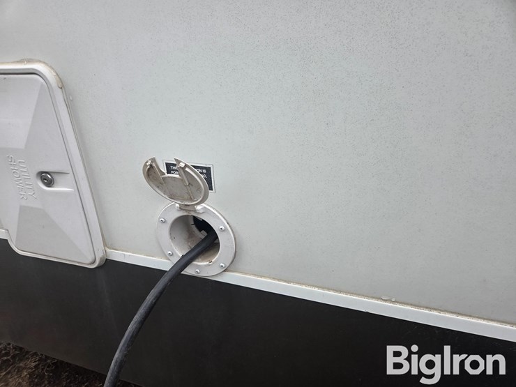2013-coachmen-chaparral-lite-280rls-26'-camper-image-15