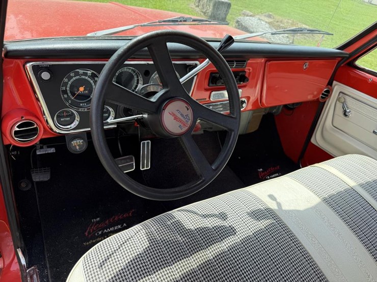 1972-chevrolet-custom-deluxe-image-47