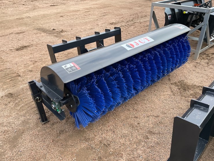 #4134-•-jct-72"-hydraulic-sweeper-angle-broom-image-3