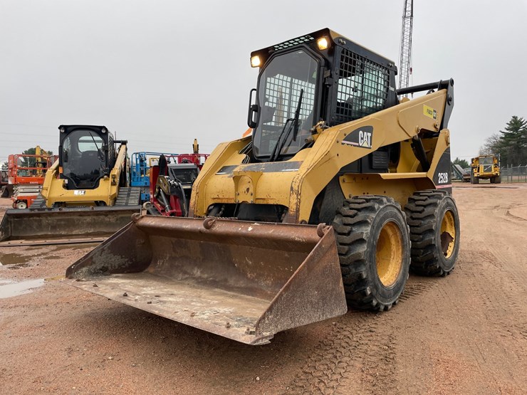 2005-caterpillar-252b-image-31