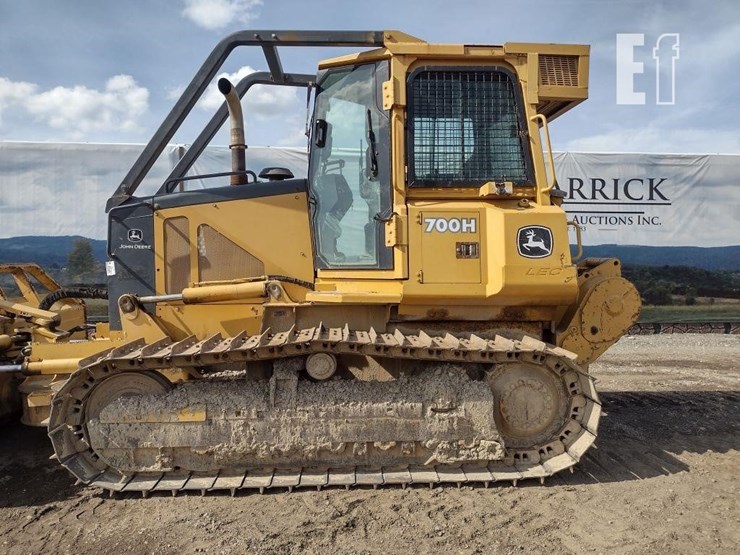 2005-deere-700h-xlt-image-14