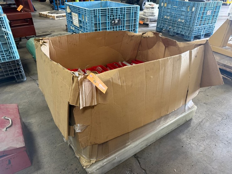 #2042-•-pallet-of-misc.-forklift-parts-image-2