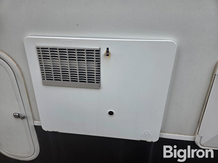 2013-coachmen-chaparral-lite-280rls-26'-camper-image-16