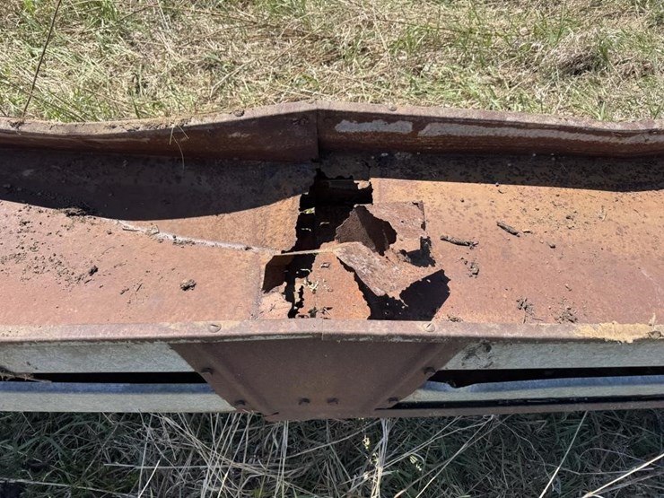 elevator-feed-trough-image-4