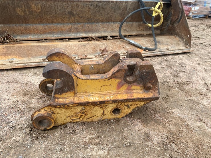 caterpillar-416-image-4