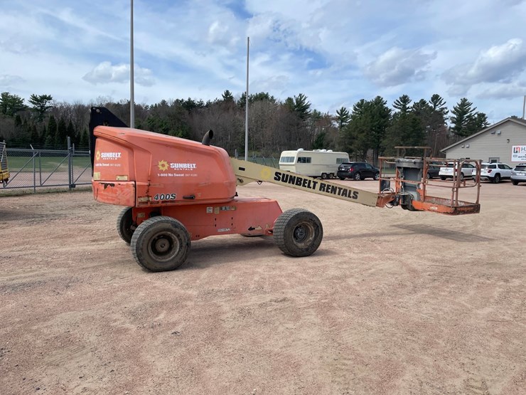 2016-jlg-400s-image-6