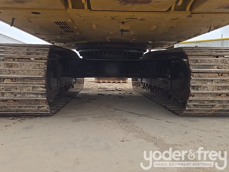 2021-caterpillar-336-image-23