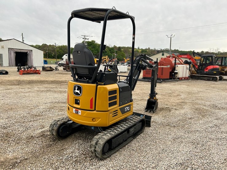 2023-deere-17g-image-4