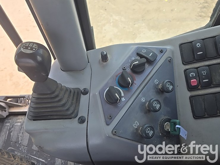 2008-volvo-g940-image-53