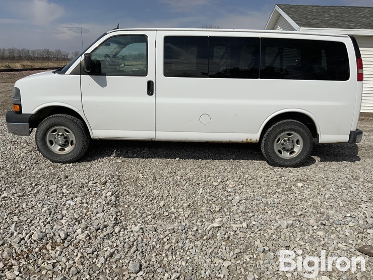 2014-chevrolet-express-g2500-image-8