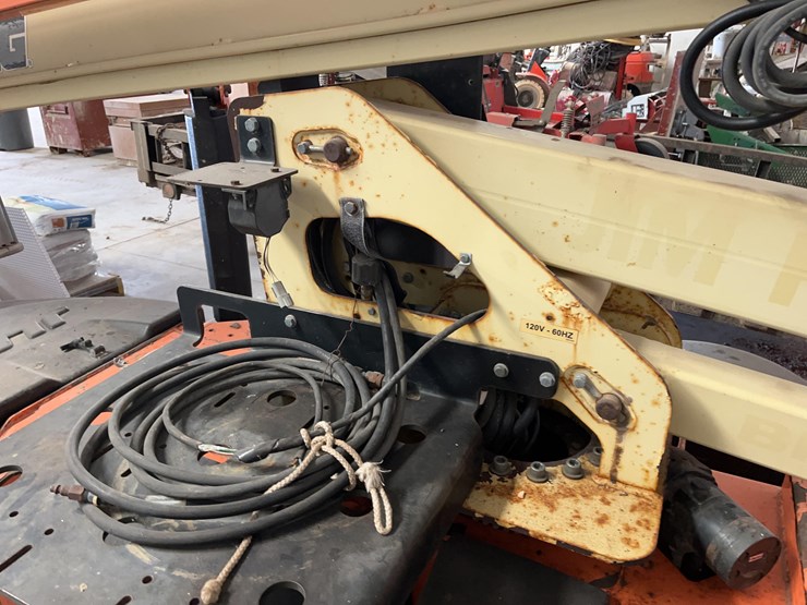 2008-jlg-t350-manlift-image-11