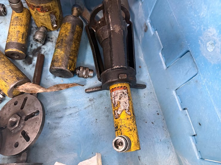 #2046-•-hydraulic-hose-press-with-dies-image-9