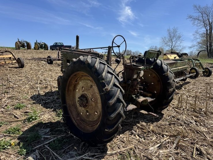 john-deere-b-image-5