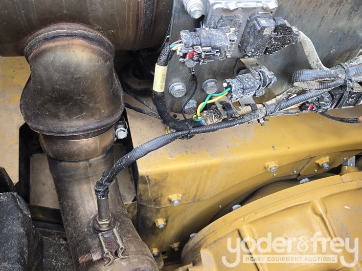 2021-caterpillar-336-image-91