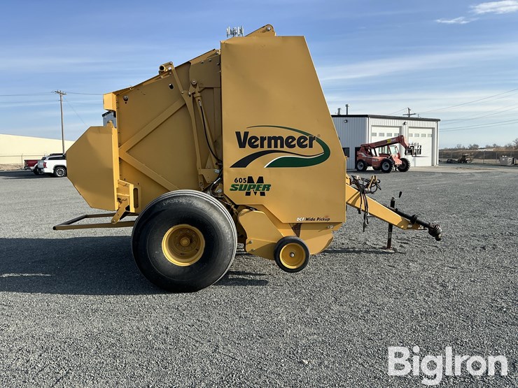 2011-vermeer-605m-image-4