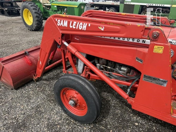 massey-ferguson-135-image-5