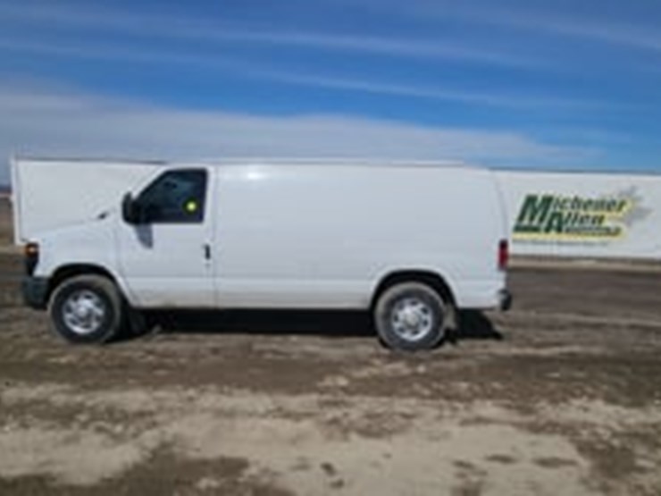 2010-ford-cargo-image-5