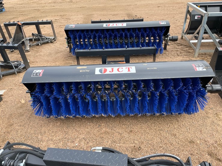 #4133-•-jct-72"-hydraulic-sweeper-angle-broom-image-2