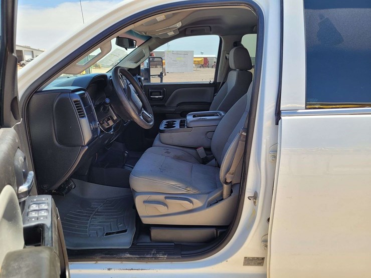 2016-chevrolet-silverado-2500-image-15