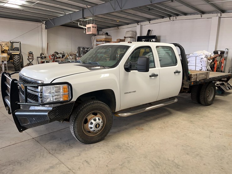2013-chevrolet-3500-image-8