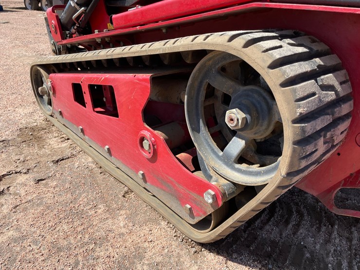 #1635-•-2022-toro-dingo-tx1000-wide-track-mini-skidsteer-image-8