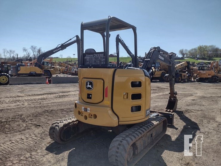 2022-deere-35g-image-47