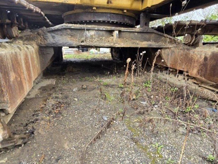 1990-caterpillar-245b-image-33