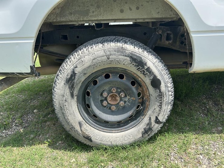 2014-ford-f150-xl-image-5