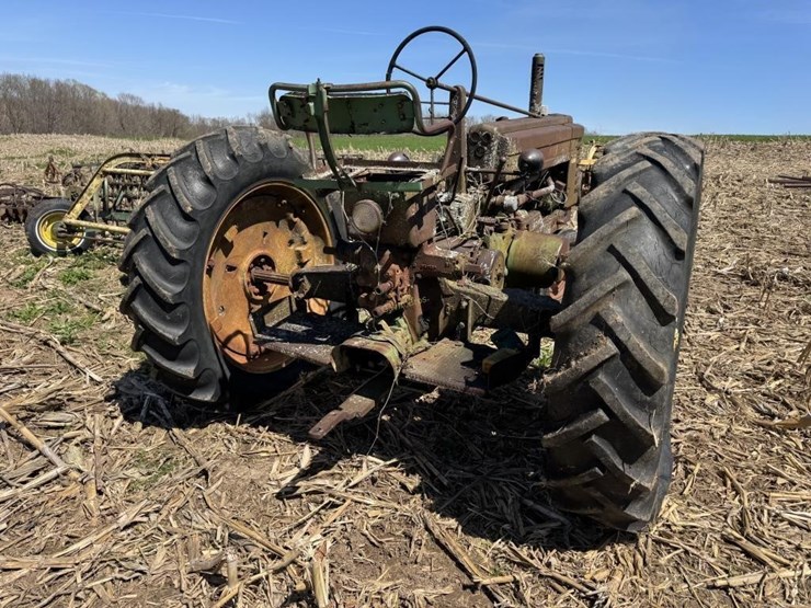 john-deere-b-image-8