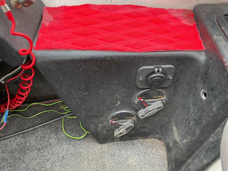 #1571-•-2003-skeeter-zx200-boat-with-yamaha-motor-(has-wi-title)-image-46