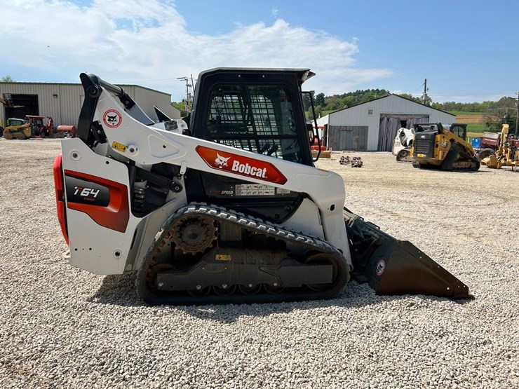 2023-bobcat-t64-image-5