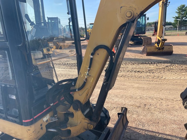 2005-caterpillar-301.8-image-14