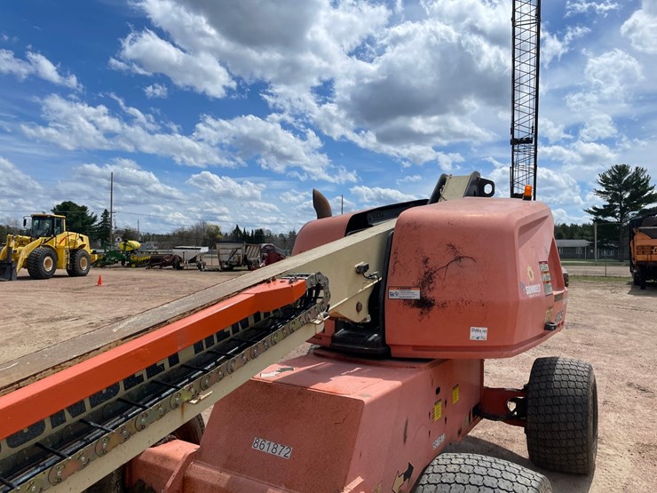 2016-jlg-400s-image-20