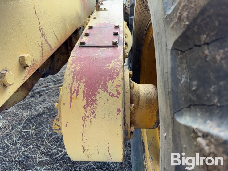 caterpillar-12-image-11