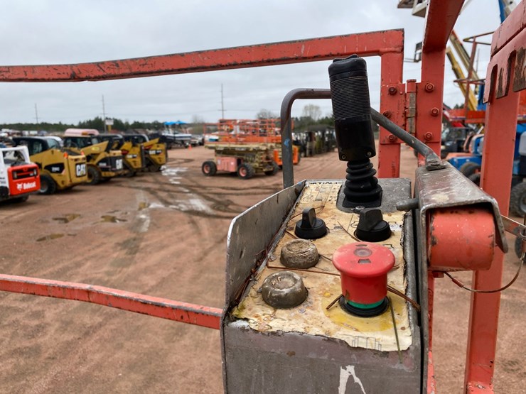 skyjack-sj6832rt-image-31