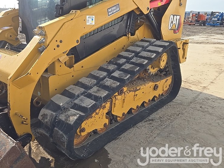 2022-caterpillar-299d3-image-10