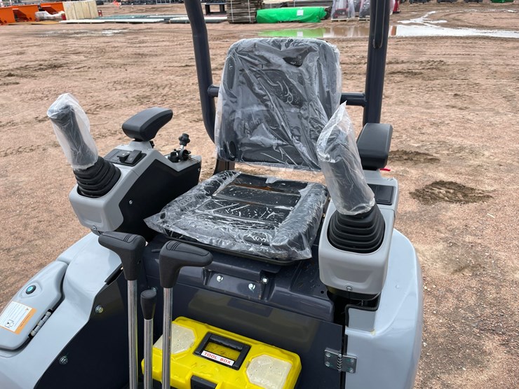 #5520-•-new-ats-me18-mini-excavator-image-11