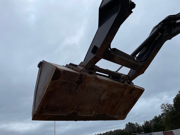 2007-new-holland-c185-image-47