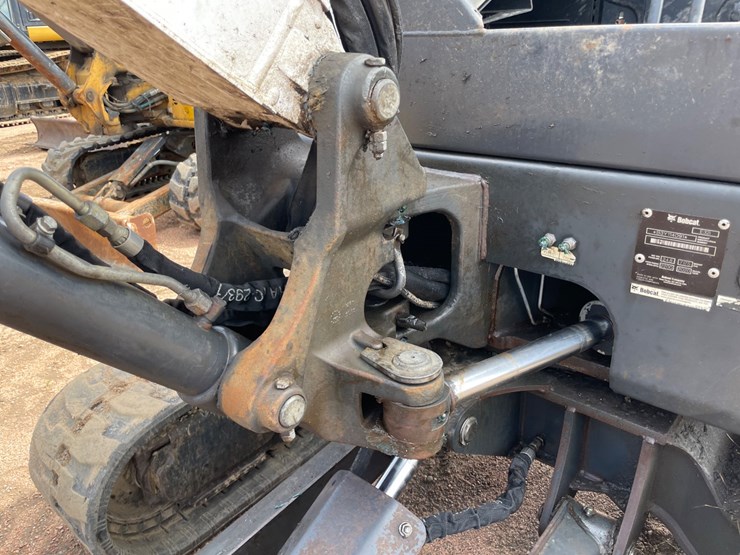 2020-bobcat-e32i-image-8