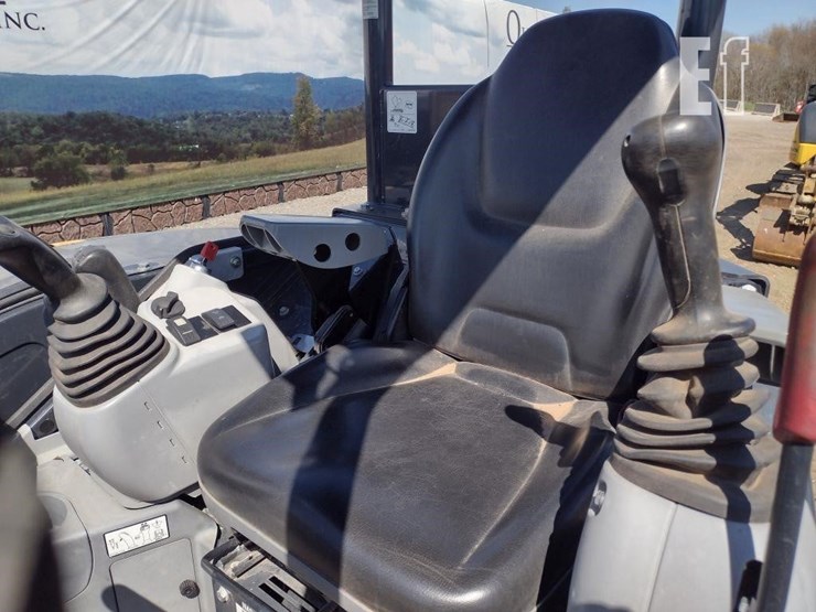 2022-deere-35g-image-9