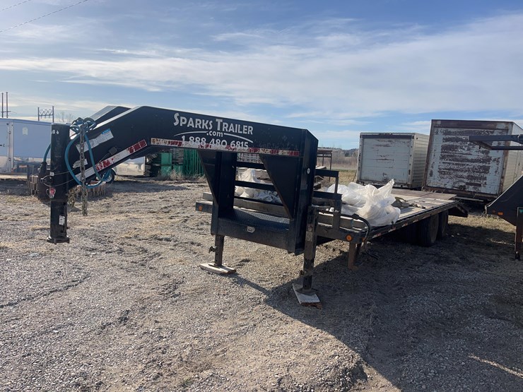 gooseneck-flatbed-trailer-image-2