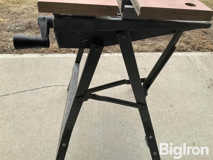 black-&-decker-dual-27"-work-center-image-12