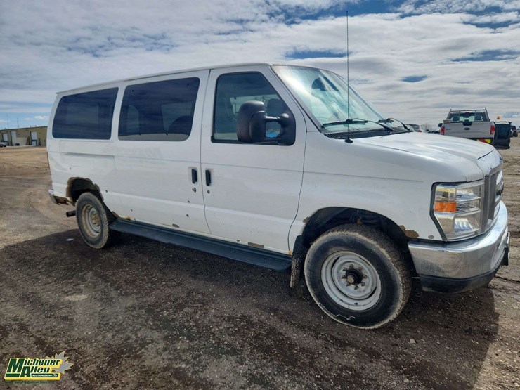 2009-ford-cargo-image-2