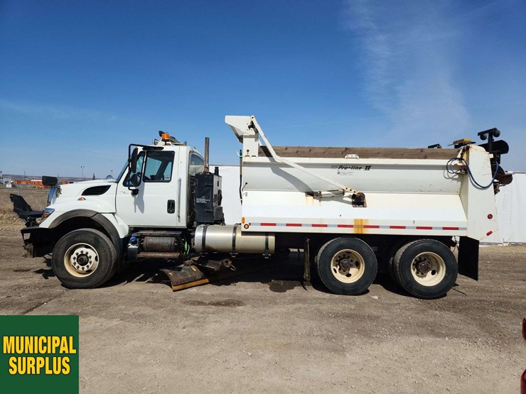 2016-international-workstar-7400-image-23