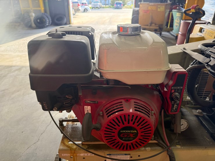 2016-honda-gx390-image-6