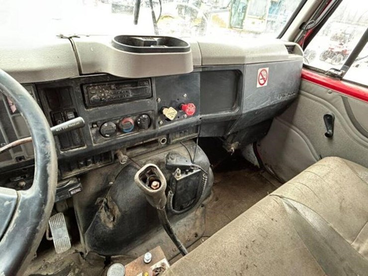 2001-international-4900-image-16