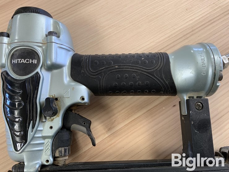 hitachi-nt50ae2-brad-nailer-image-14