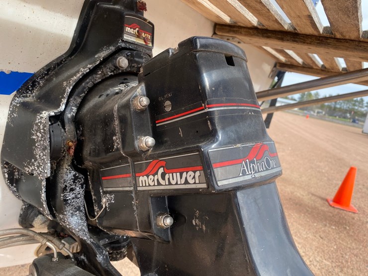 #1566-•-1986-celebrity-v190-19'-boat-(has-wi-title)-image-22