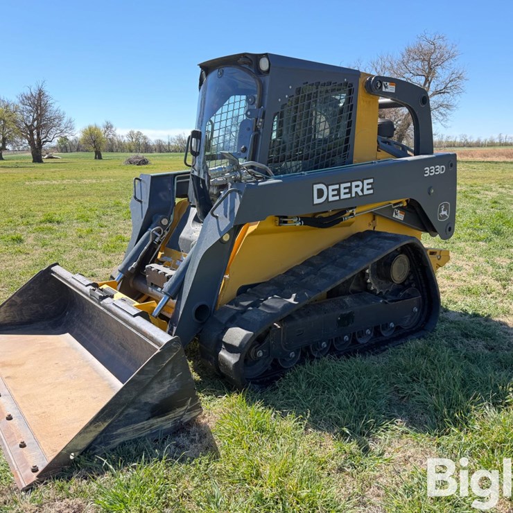2011 DEERE 333D